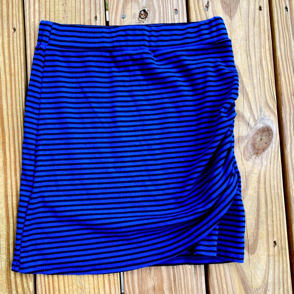 Gianni Bini black and blue striped mini skirt.